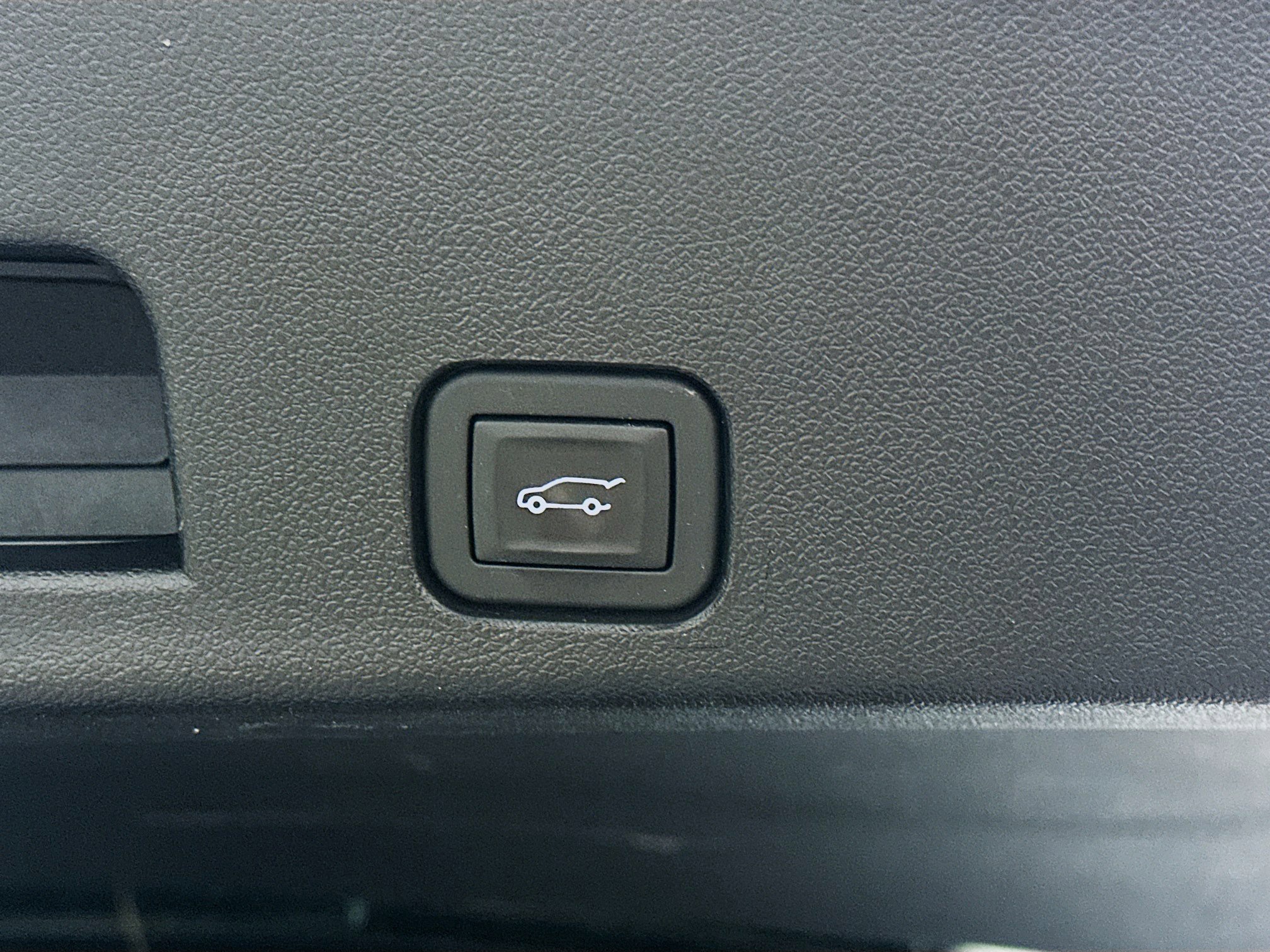 Used 2025 GMC Acadia Elevation image 31