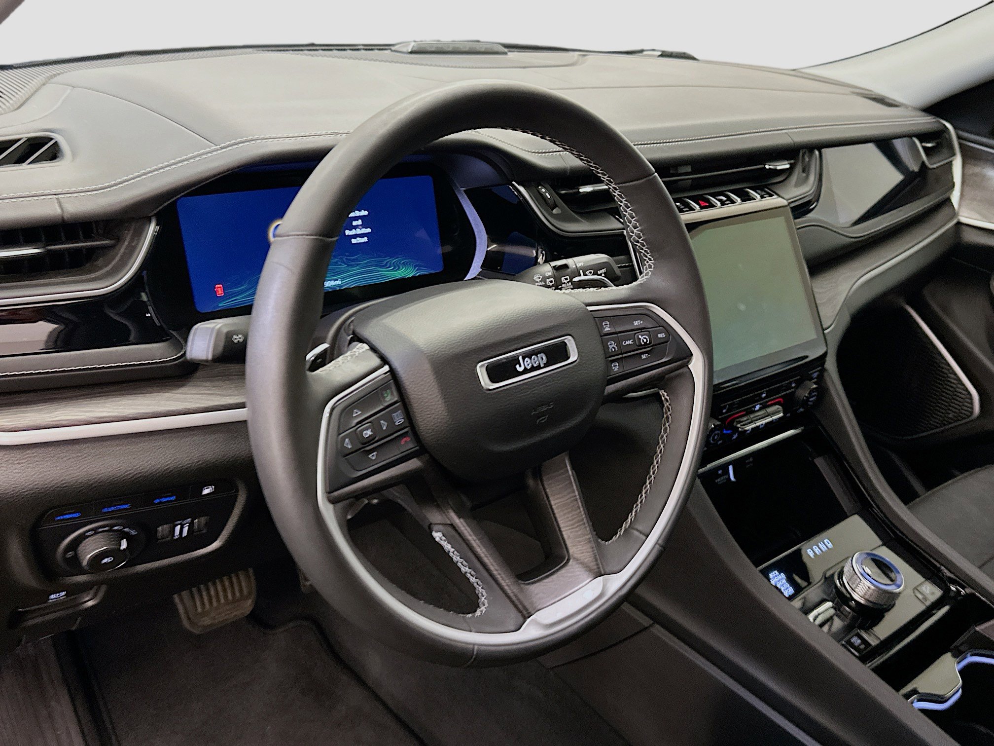 Used 2022 Jeep Grand Cherokee Limited 4xe w/ MOPAR Finishing Package image 18