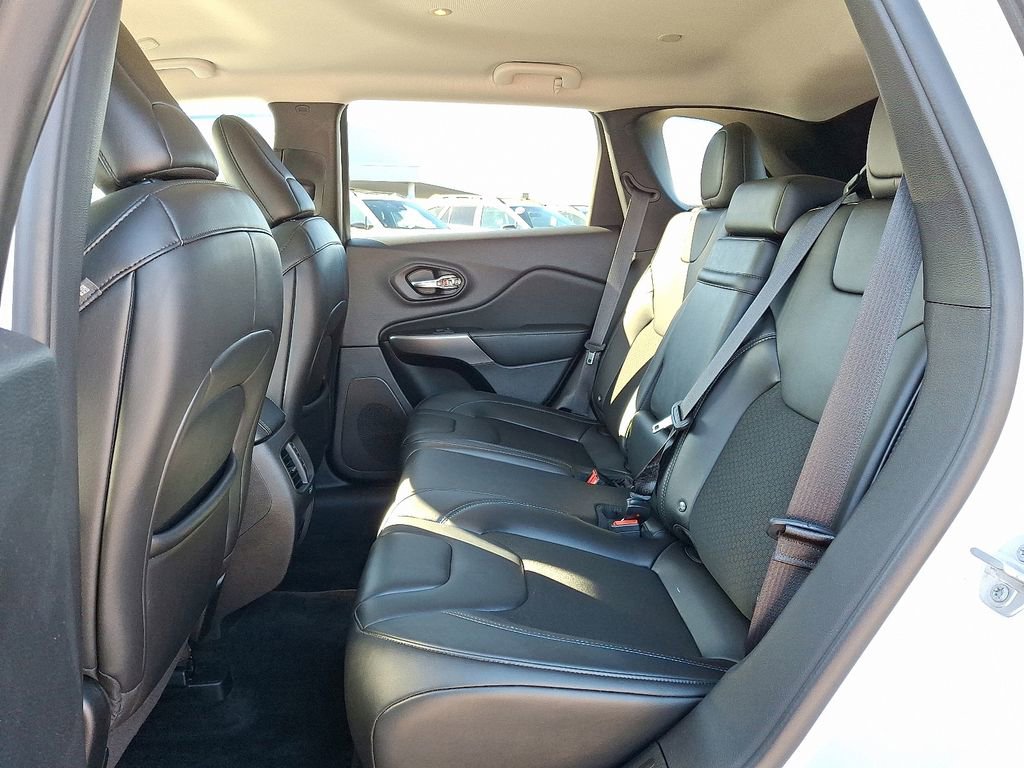 Used 2019 Jeep Cherokee Latitude Plus image 11