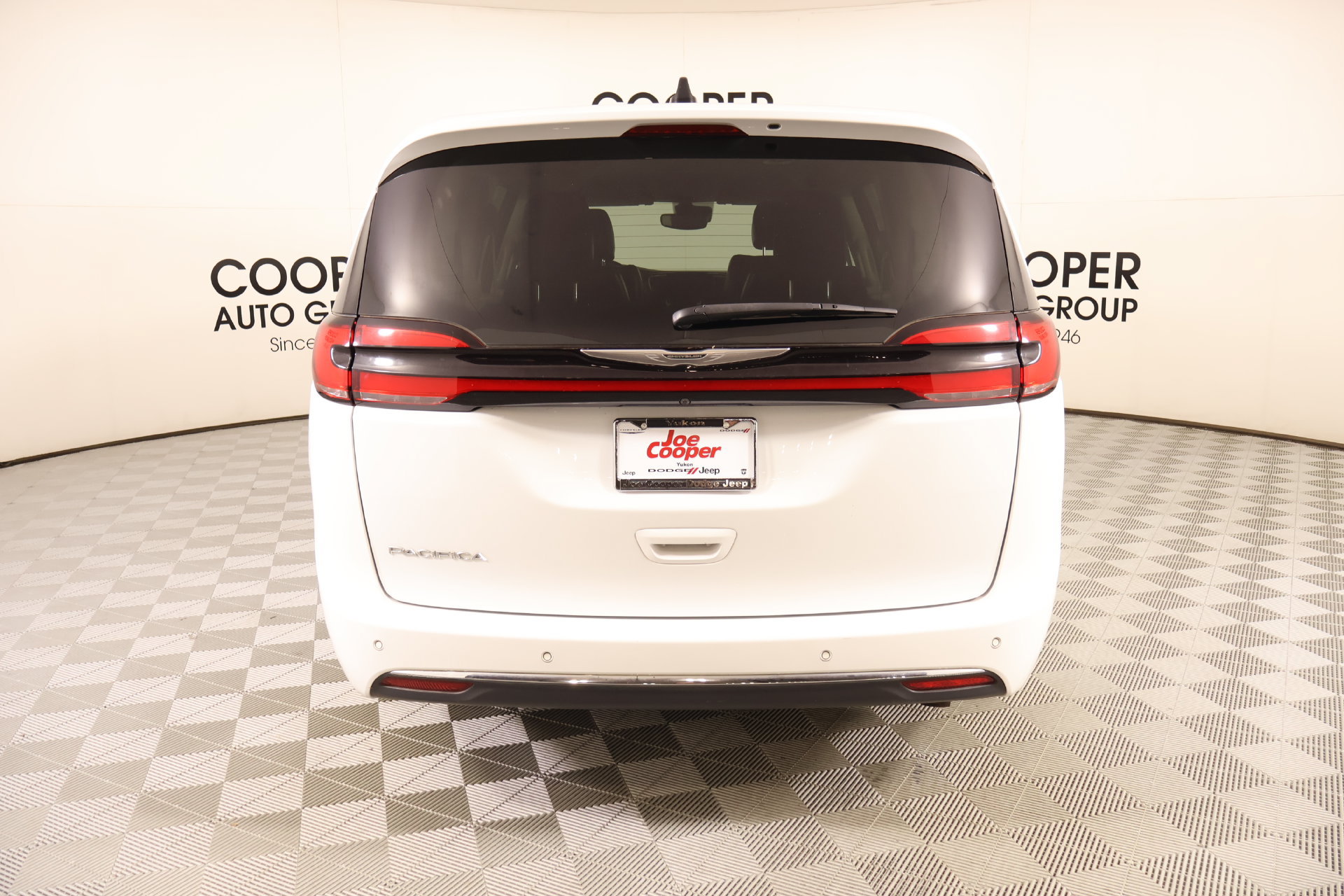 Used 2023 Chrysler Pacifica Touring-L FWD image 22