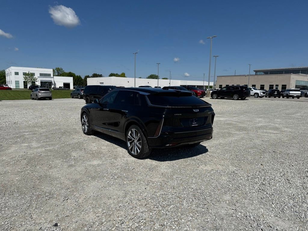 Certified 2025 Cadillac Lyriq Luxury AWD/4WD image 4
