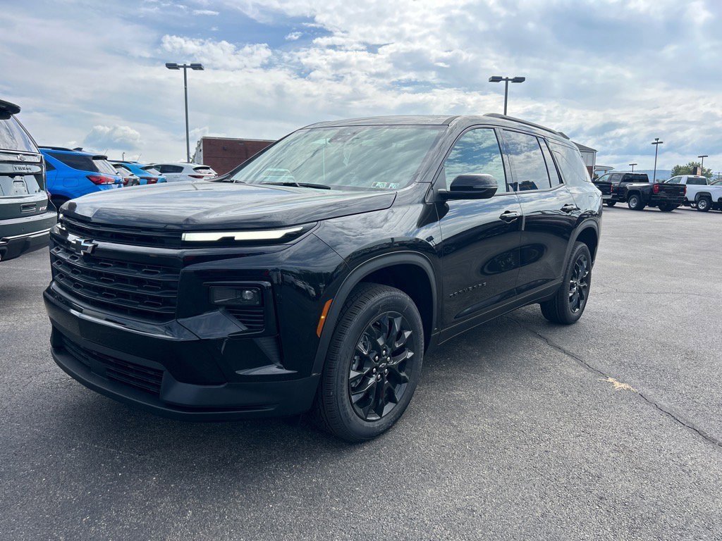 New 2026 Chevrolet Traverse LT w/ Midnight/Sport Edition image 1