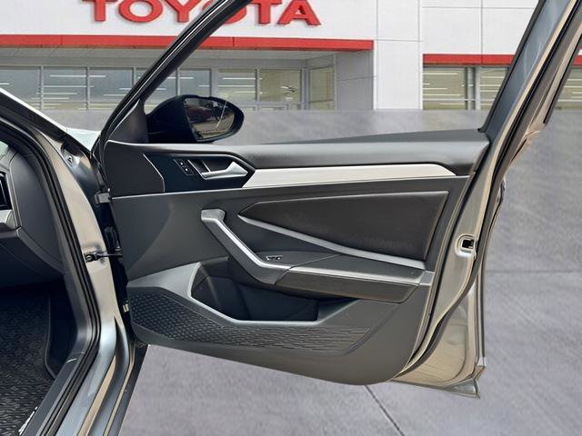 Used 2025 Volkswagen Jetta Sport image 26