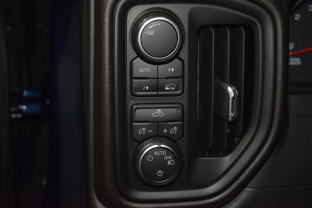Used 2023 Chevrolet Silverado 1500 Custom AWD/4WD image 33