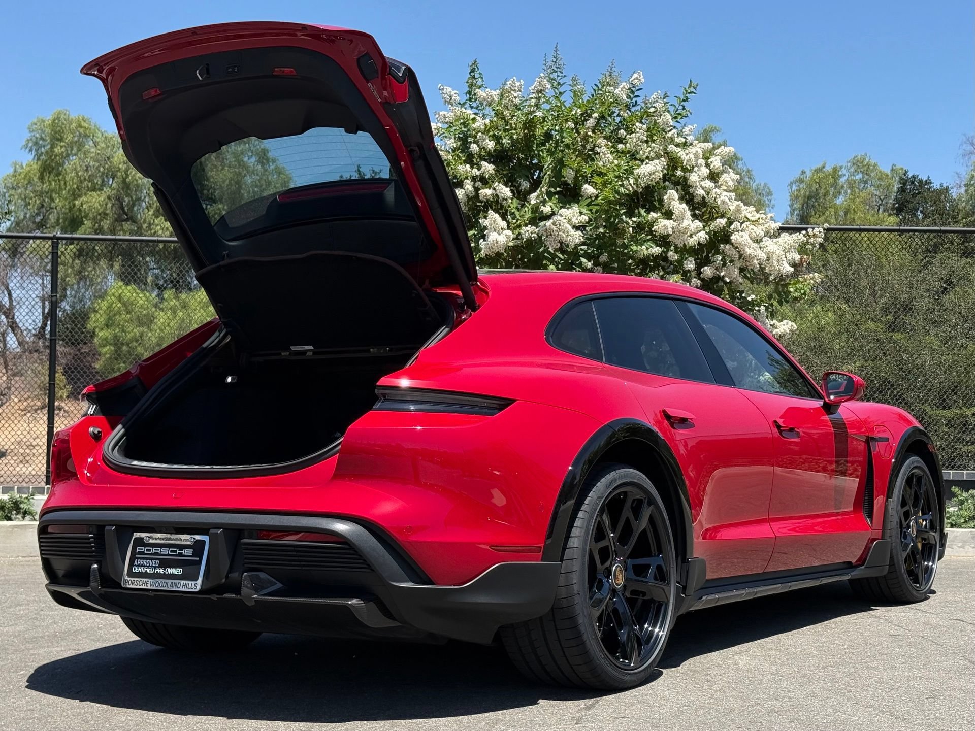 Certified 2022 Porsche Taycan Turbo S AWD/4WD image 32
