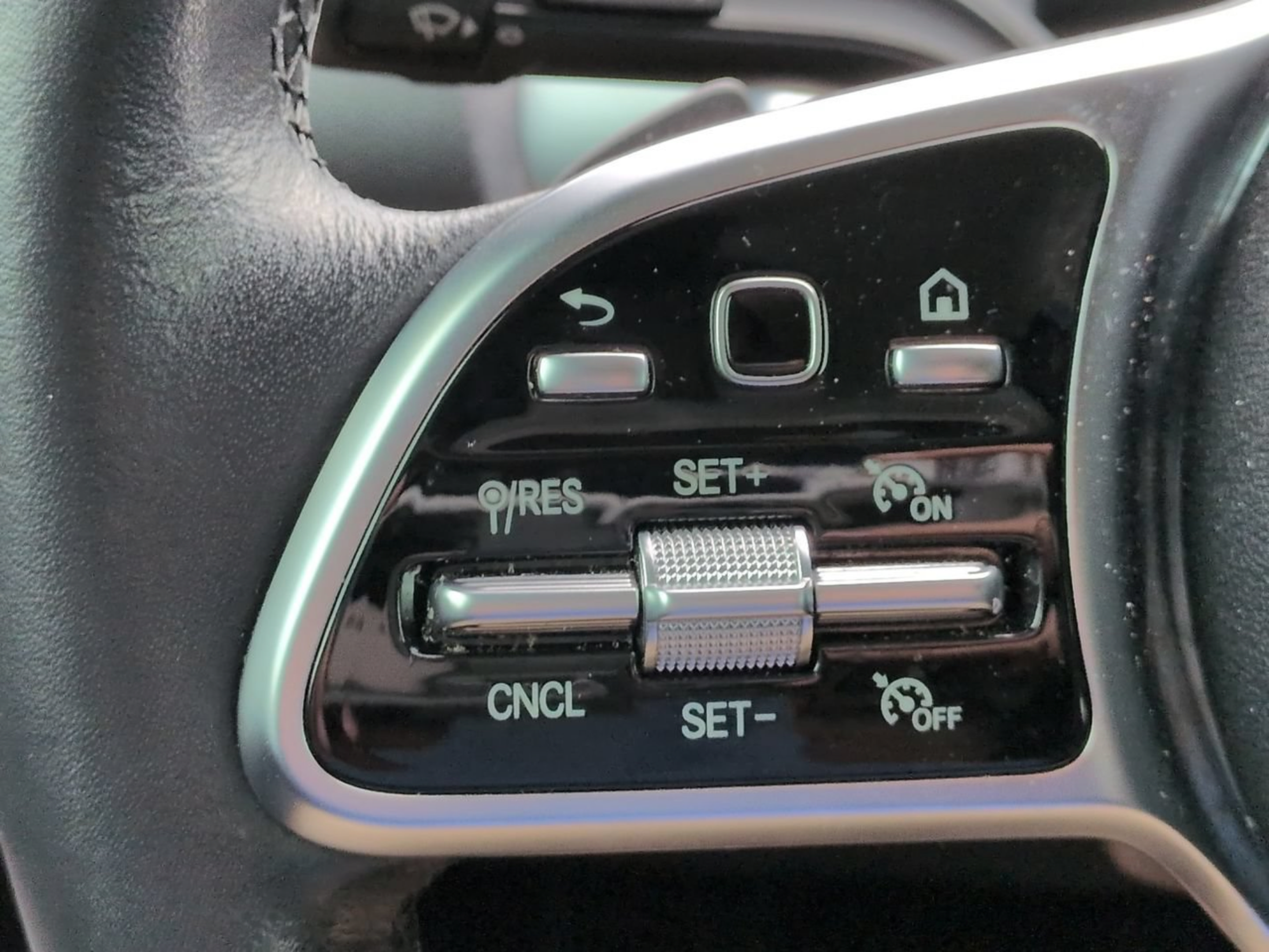 Used 2022 Mercedes-Benz GLB 250 4MATIC image 31