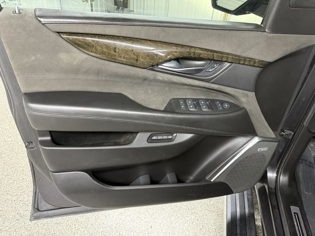 Used 2016 Cadillac Escalade ESV Platinum image 23