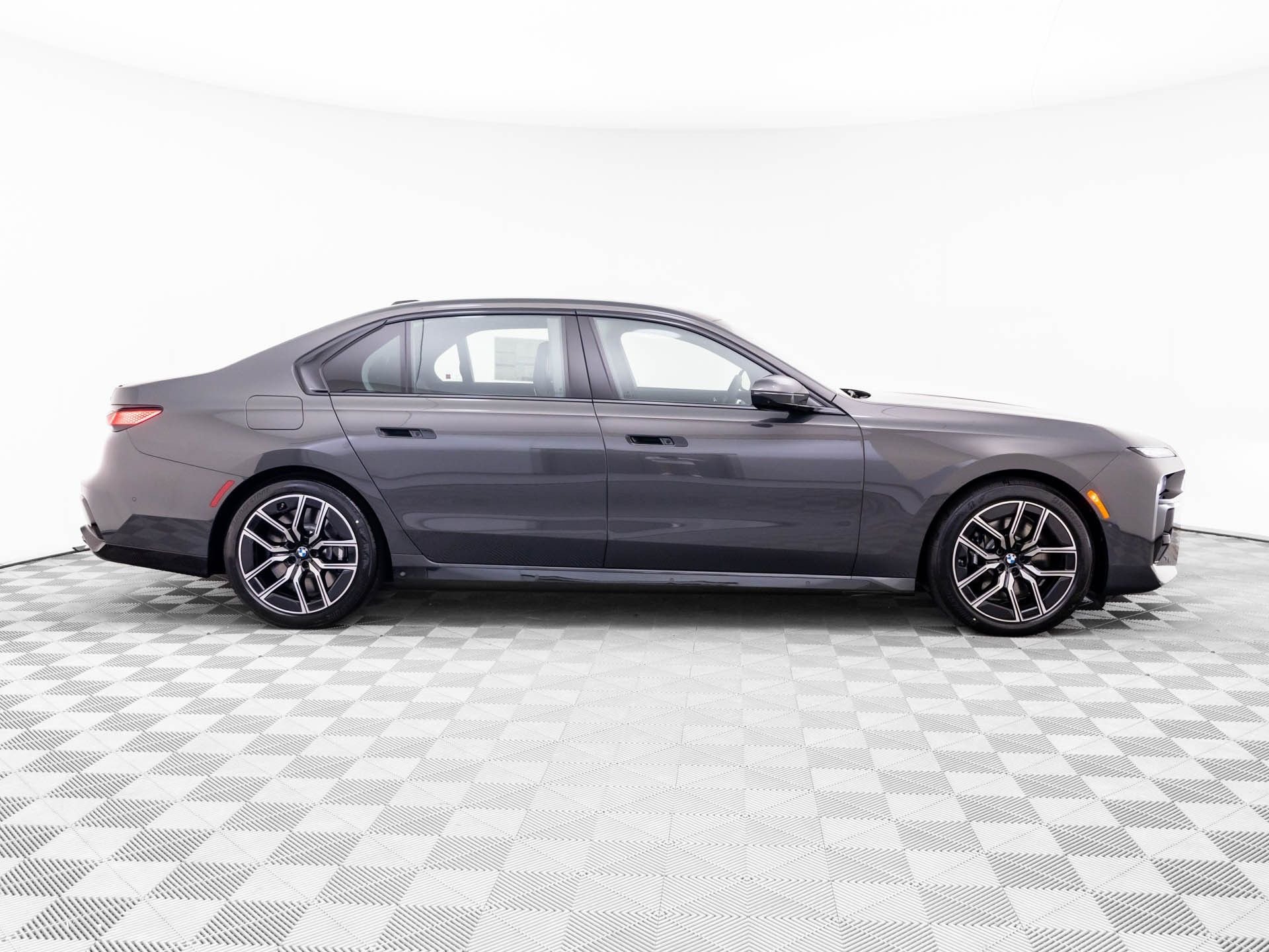 New 2026 BMW 760i xDrive w/ Executive Package AWD/4WD image 8