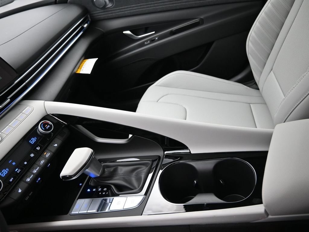 New 2025 Hyundai Elantra Limited image 20