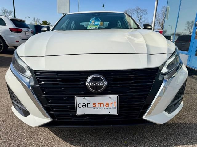 Used 2025 Nissan Altima 2.5 SV FWD image 3