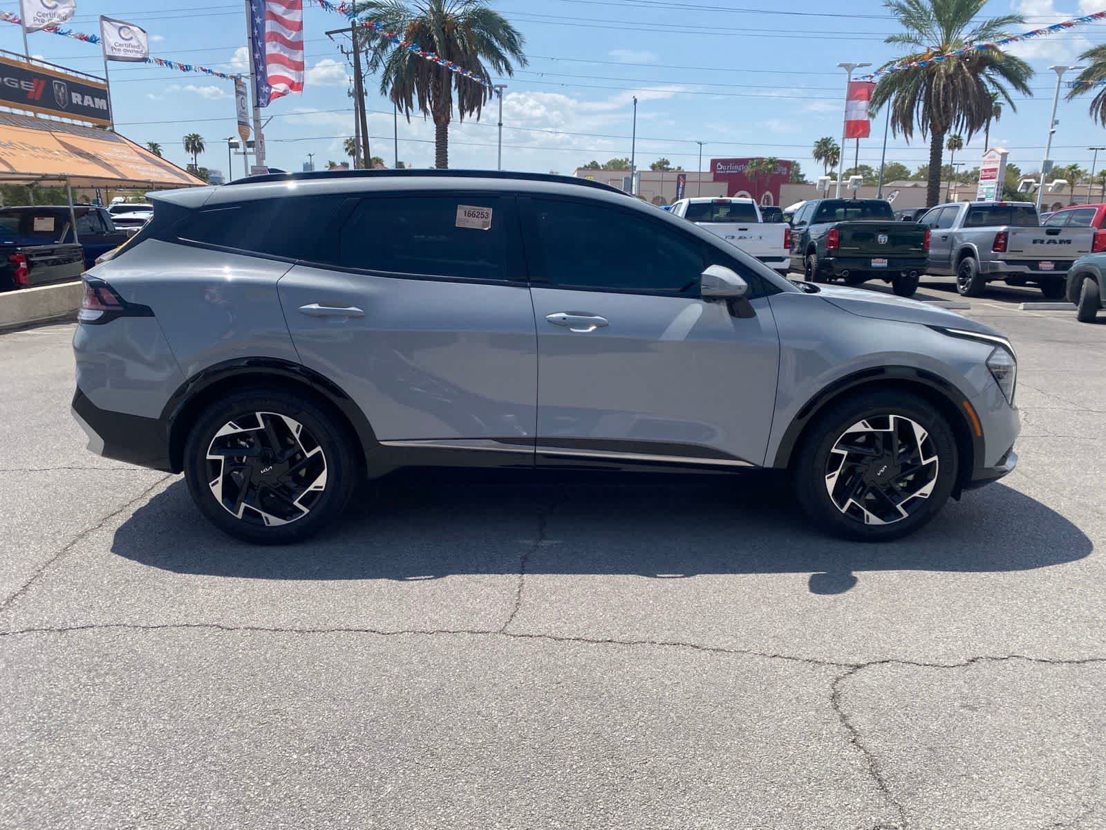 Used 2025 Kia Sportage SX FWD image 5