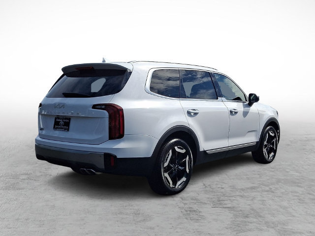 Used 2025 Kia Telluride S FWD image 6