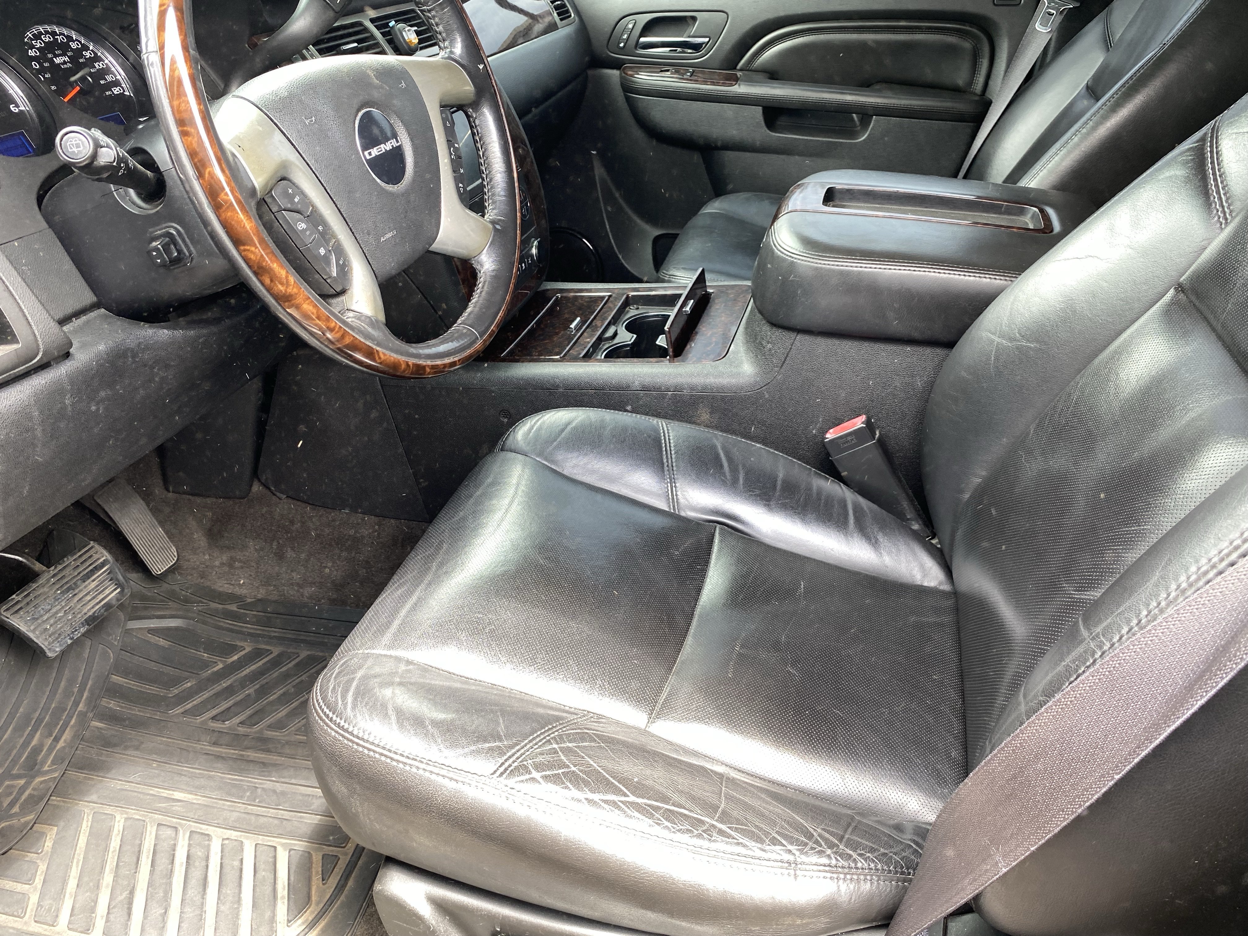 Used 2011 GMC Yukon Denali AWD/4WD image 9