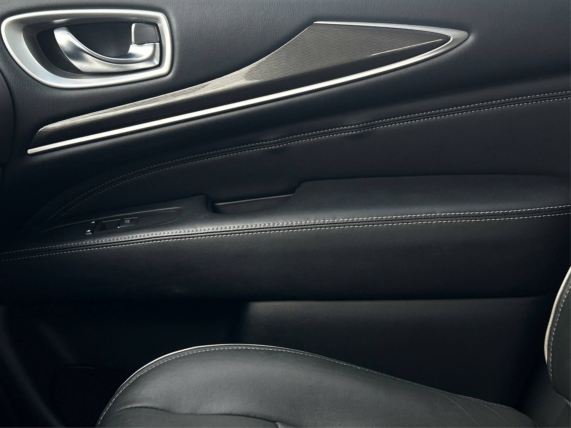 Used 2020 INFINITI QX60 Luxe w/ Essential Package image 25