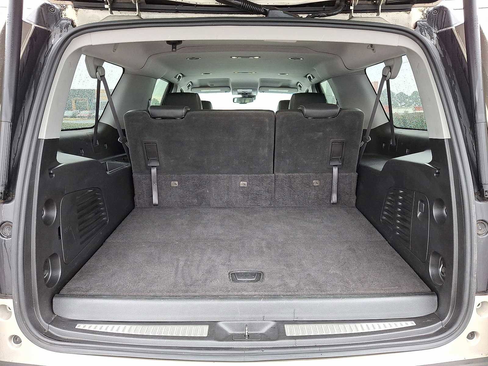 Used 2017 Chevrolet Suburban LT image 30