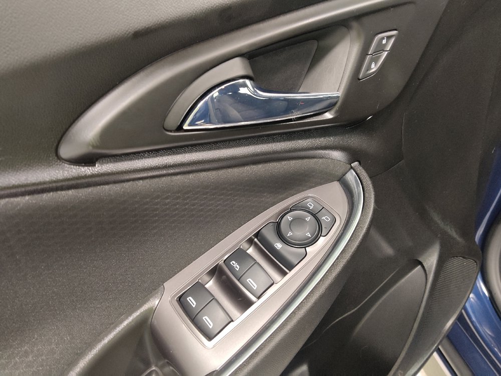 Used 2022 Chevrolet Malibu LT FWD image 27