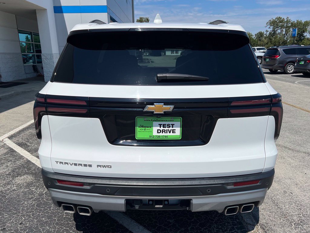 Used 2025 Chevrolet Traverse LT AWD/4WD image 6
