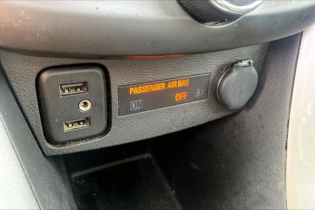 Used 2020 Chevrolet Trax LT w/ LT Convenience Package FWD image 31