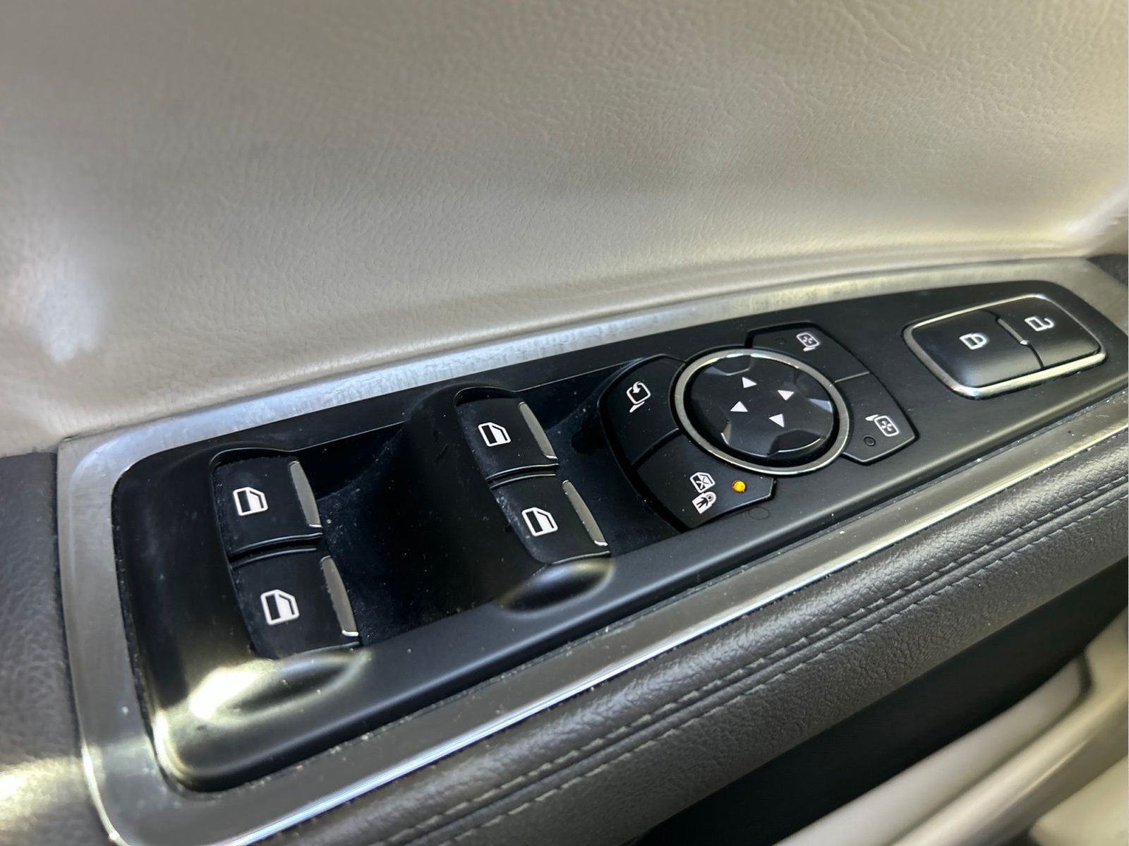 Used 2019 Lincoln Continental Reserve FWD image 25