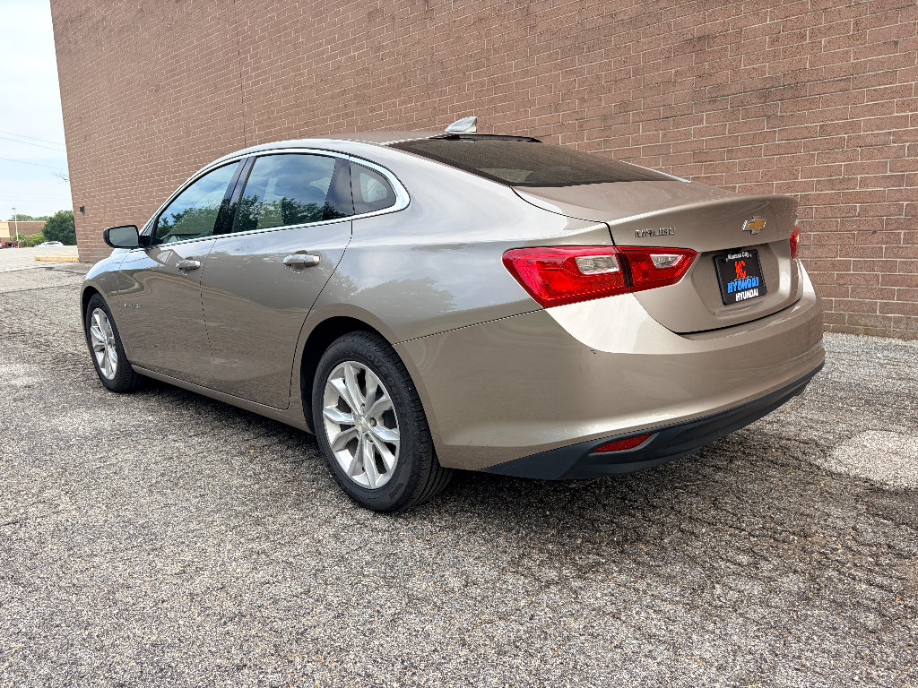 Used 2023 Chevrolet Malibu LT FWD image 3