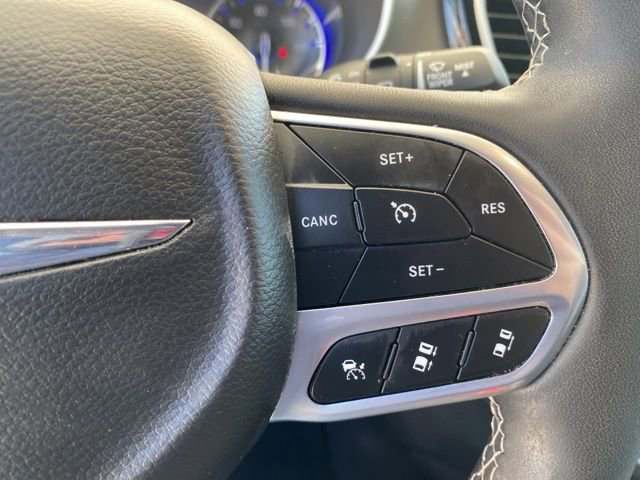 Used 2025 Chrysler Pacifica Select FWD image 19