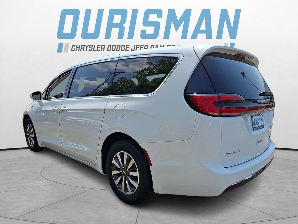 Certified 2022 Chrysler Pacifica Touring-L FWD image 4