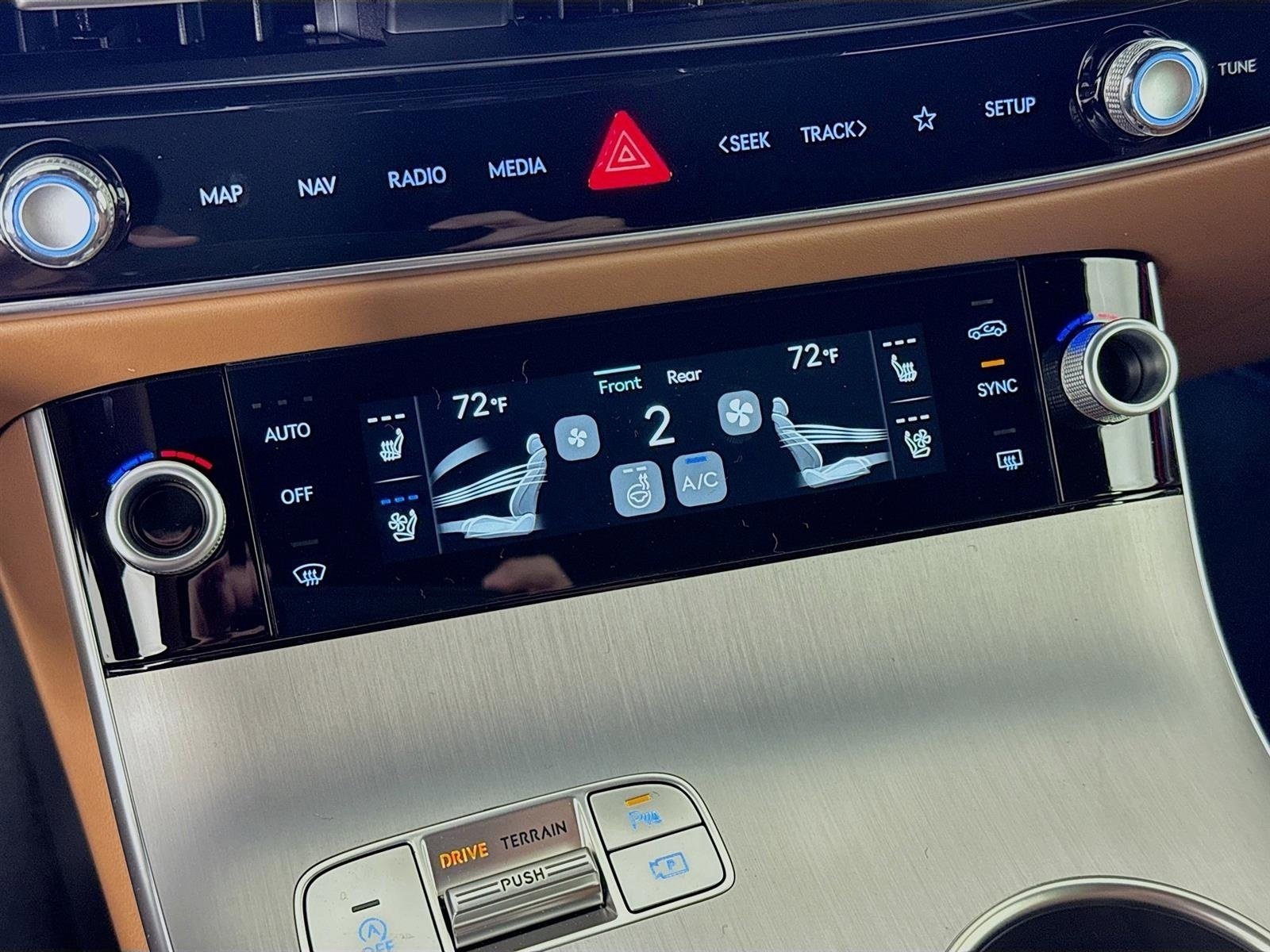 New 2026 Genesis GV70 2.5T Advanced image 18