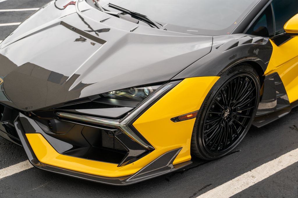 Used 2024 Lamborghini Revuelto AWD/4WD image 28