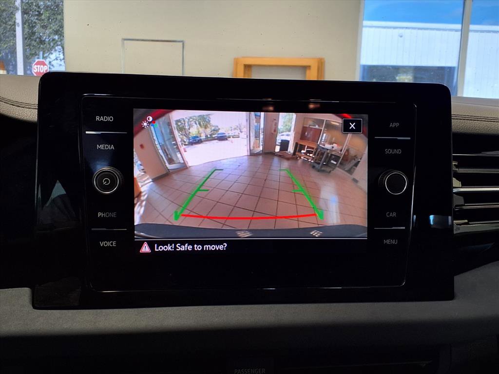 Used 2025 Volkswagen Jetta SE image 24