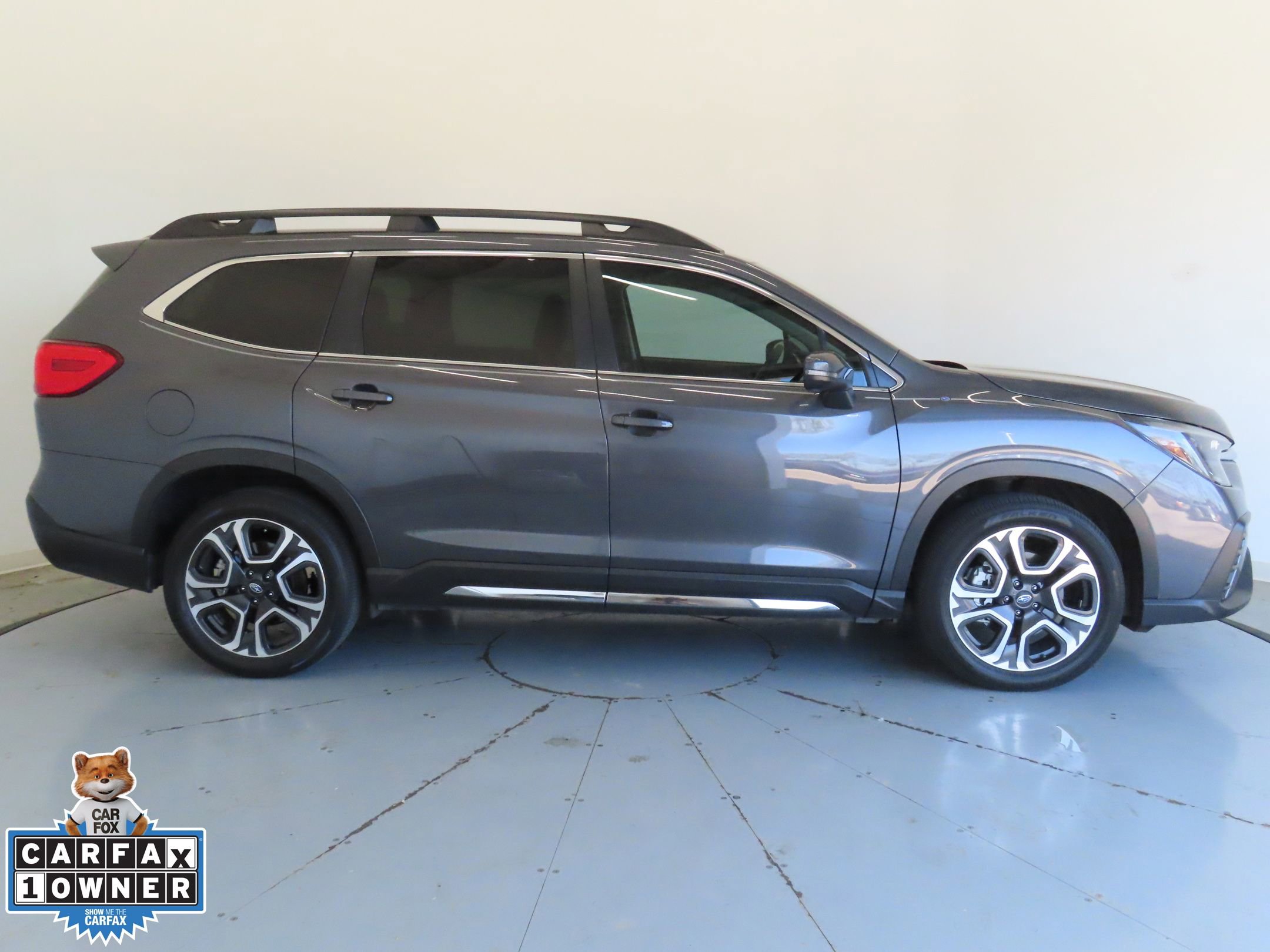Used 2023 Subaru Ascent Limited image 2