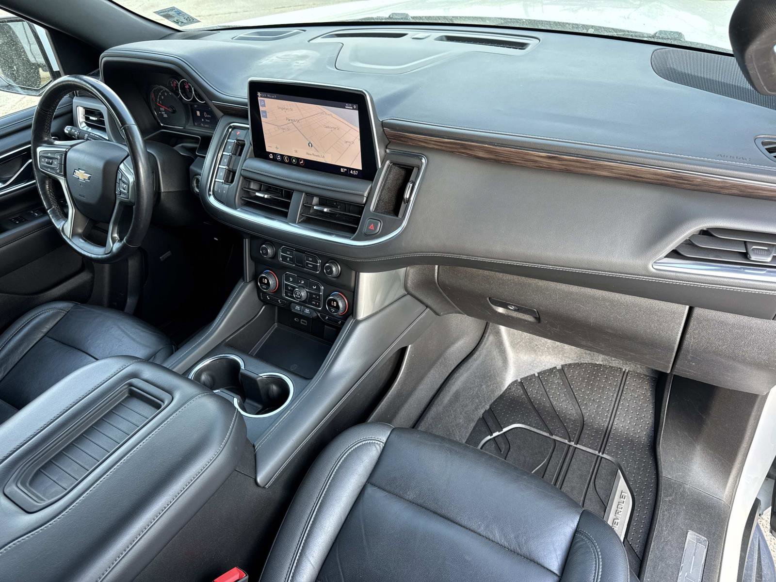 Used 2021 Chevrolet Suburban LT w/ Luxury Package image 12