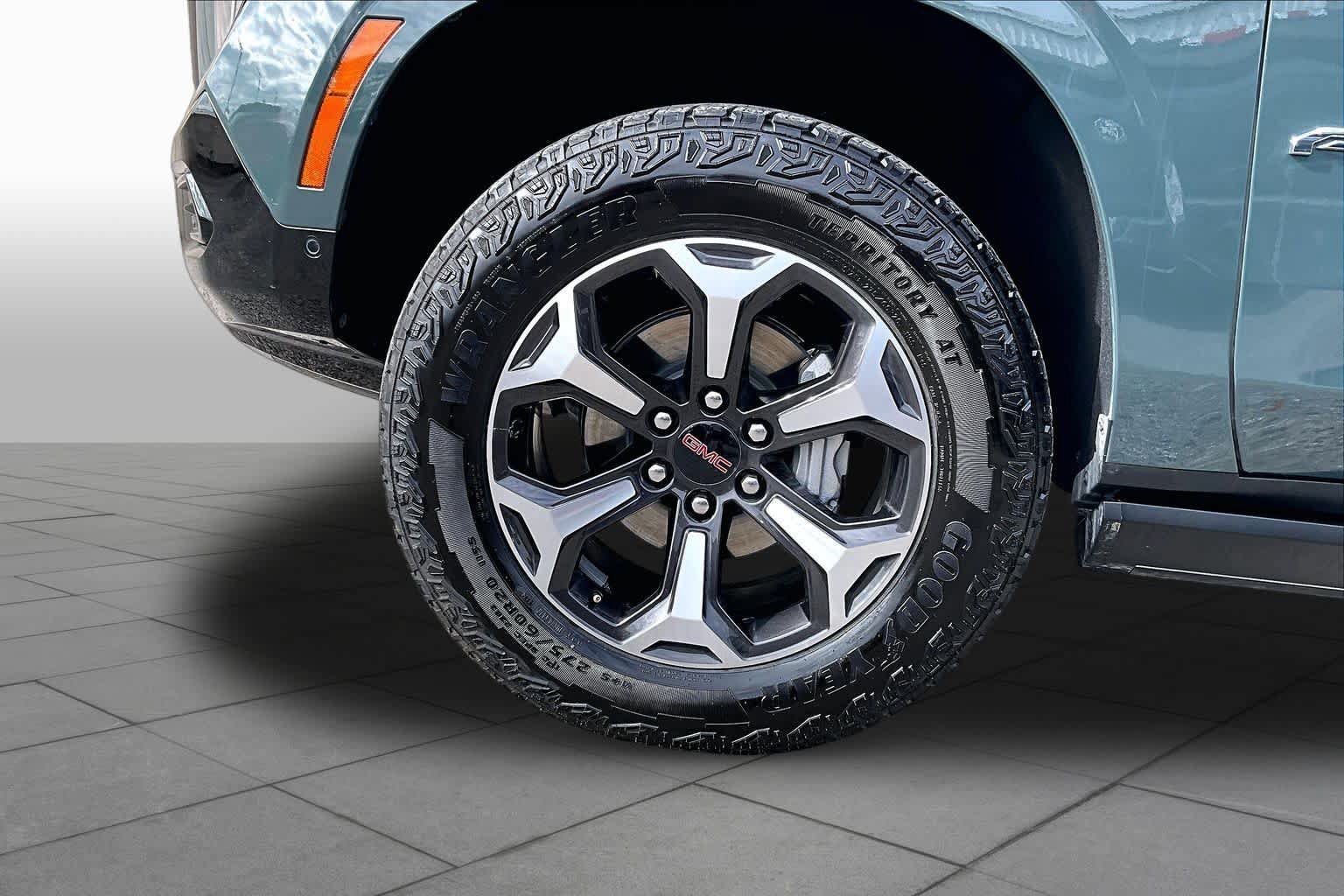 Used 2026 GMC Yukon XL AT4 Ultimate w/ LPO, Floor Liner Package AWD/4WD image 13