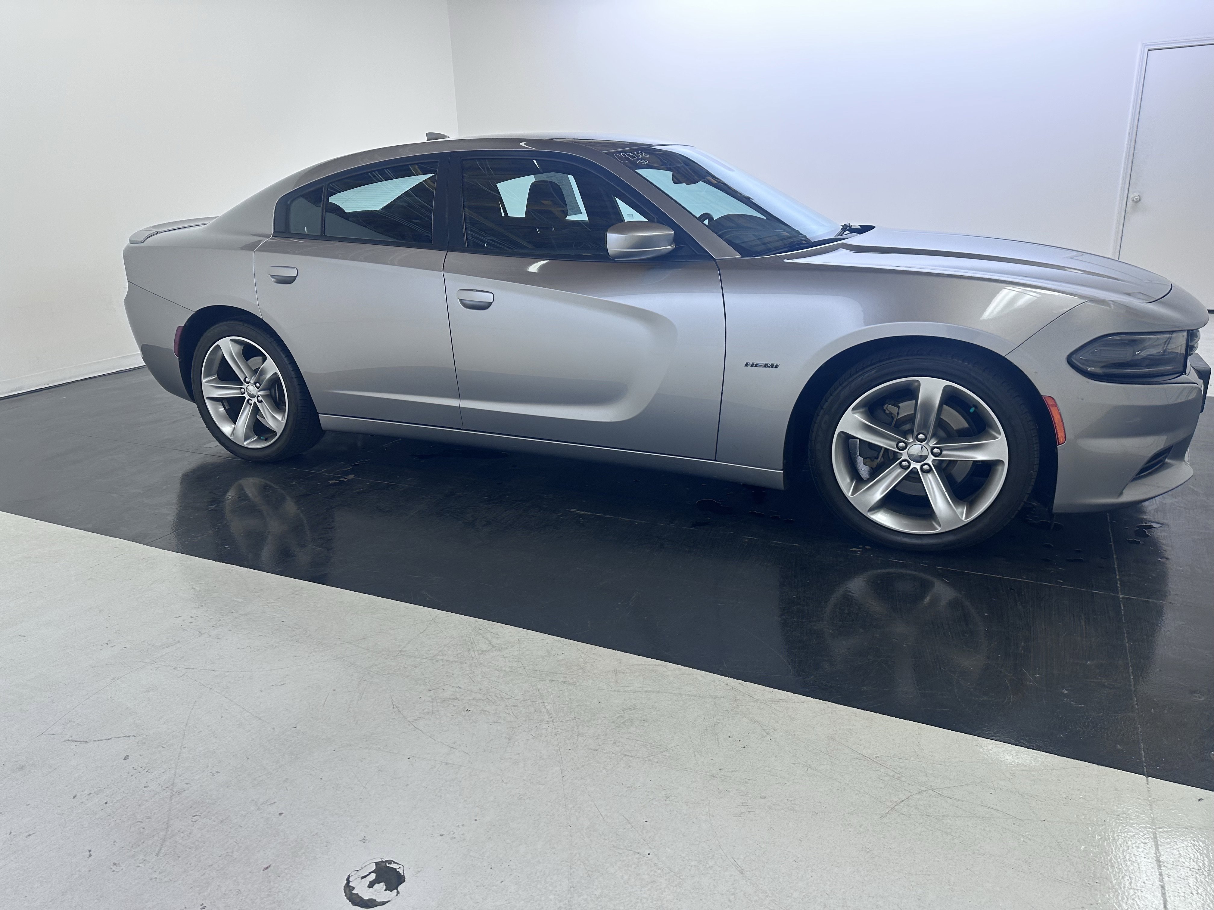 Used 2016 Dodge Charger R/T RWD image 17