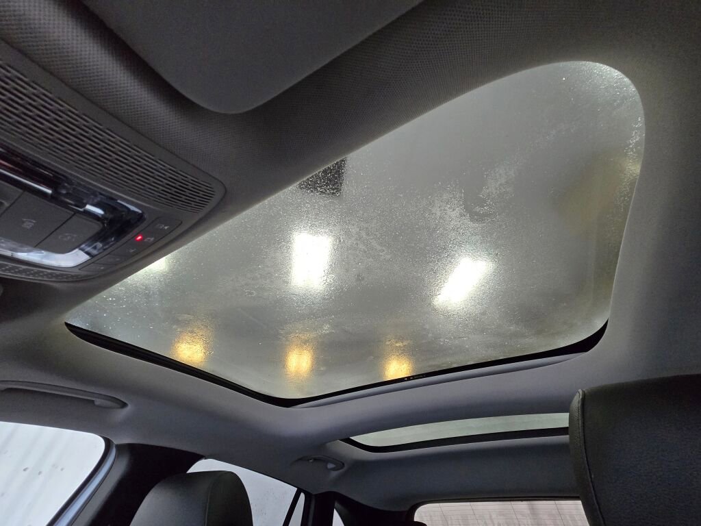 Used 2022 Mercedes-Benz GLA 250 4MATIC w/ Premium Package Lite image 45