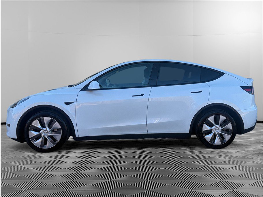 Used 2020 Tesla Model Y Long Range image 2