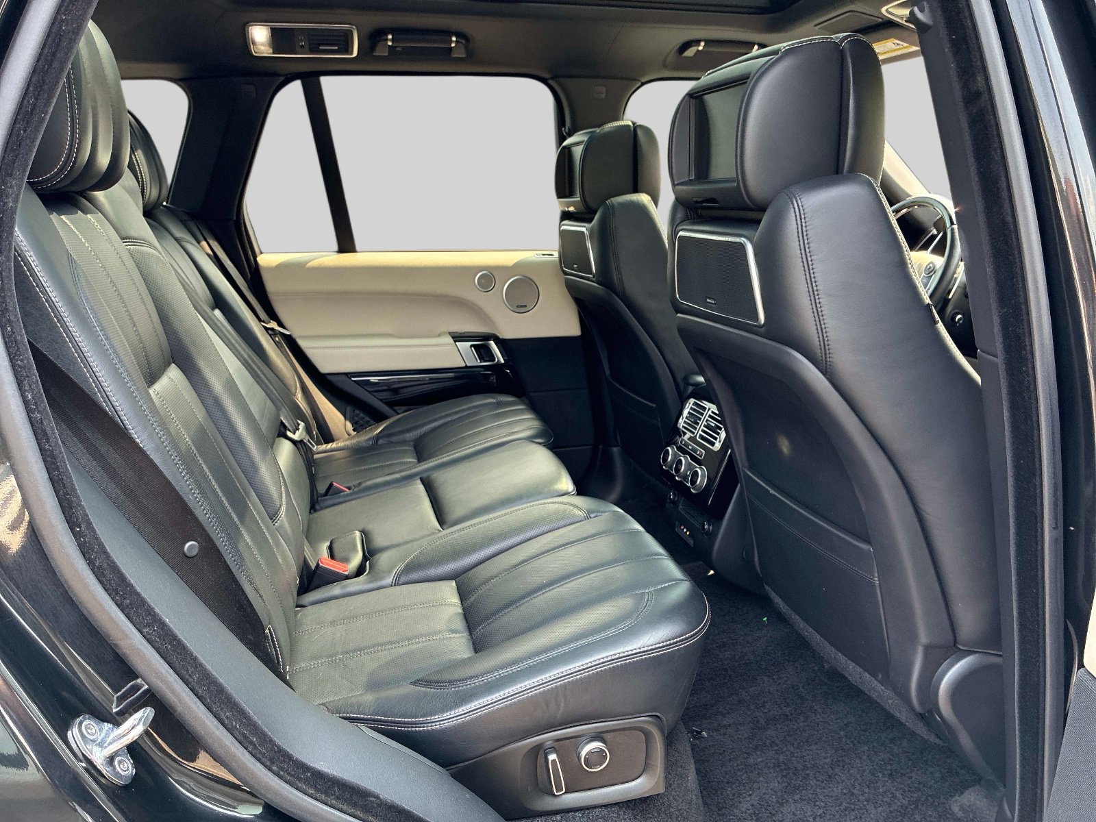 Used 2016 Land Rover Range Rover Autobiography AWD/4WD image 10