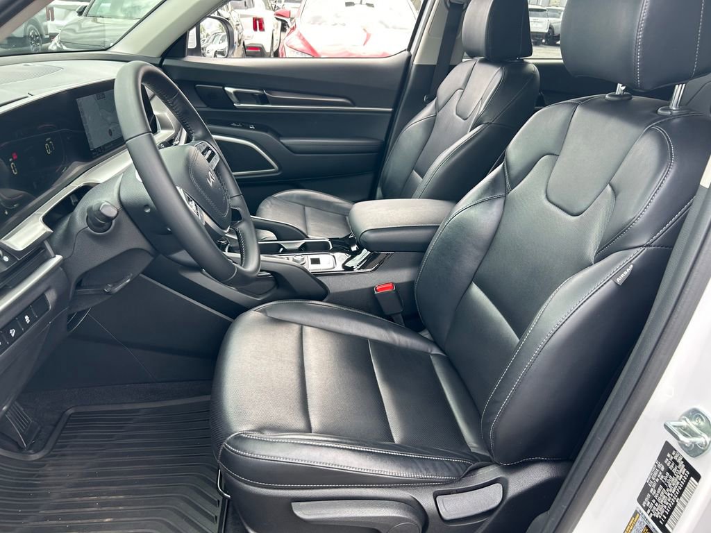 Used 2023 Kia Telluride LX image 22
