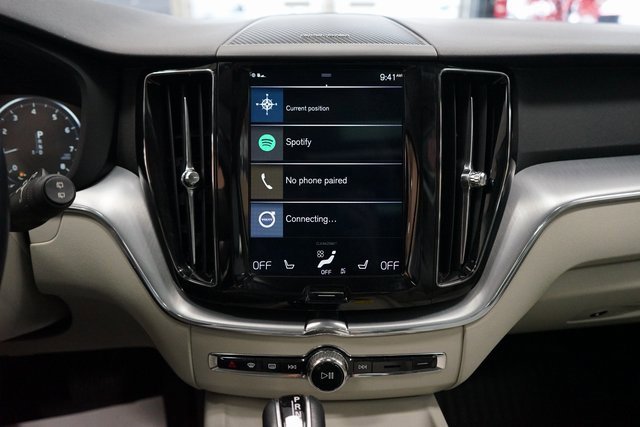 Used 2019 Volvo XC60 T5 Momentum w/ Multimedia Package image 7