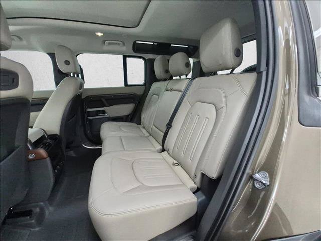 Certified 2022 Land Rover Defender 110 S AWD/4WD image 22