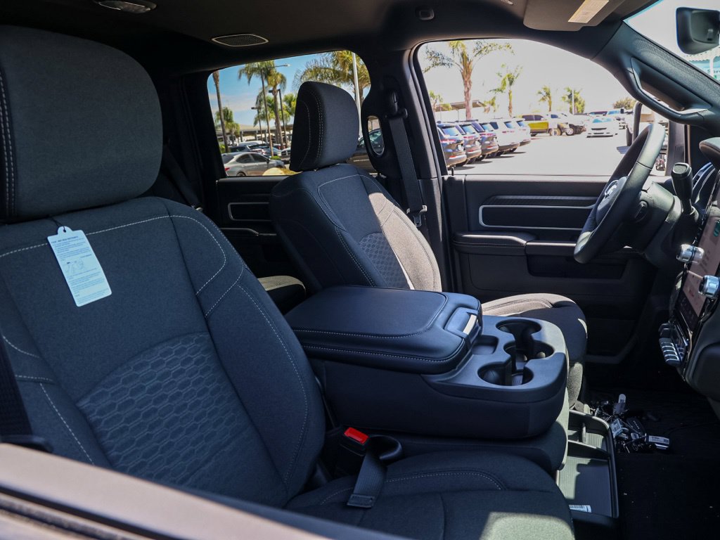 New 2026 RAM 3500 Big Horn AWD/4WD image 21