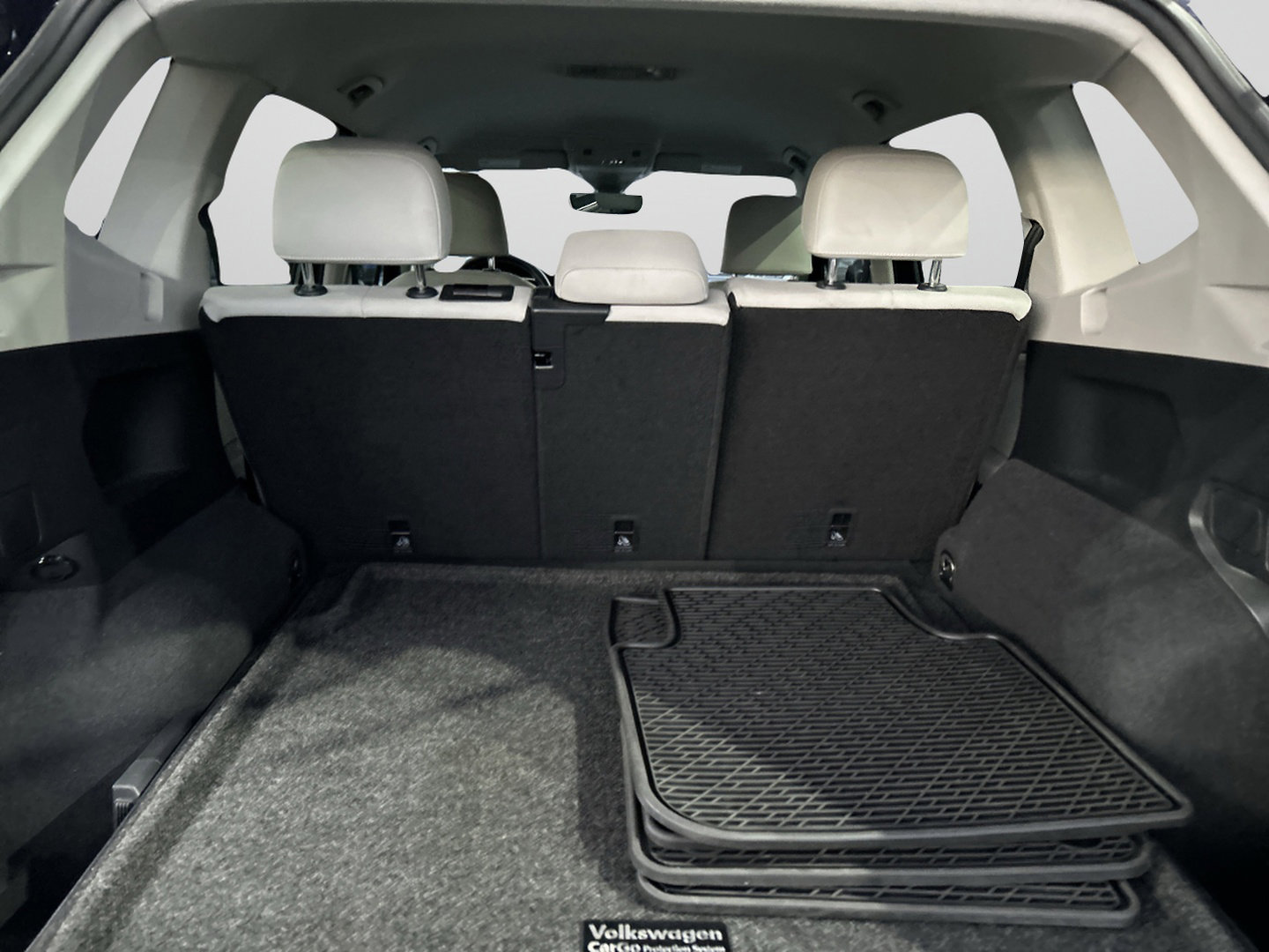 Used 2022 Volkswagen Tiguan SE AWD/4WD image 49