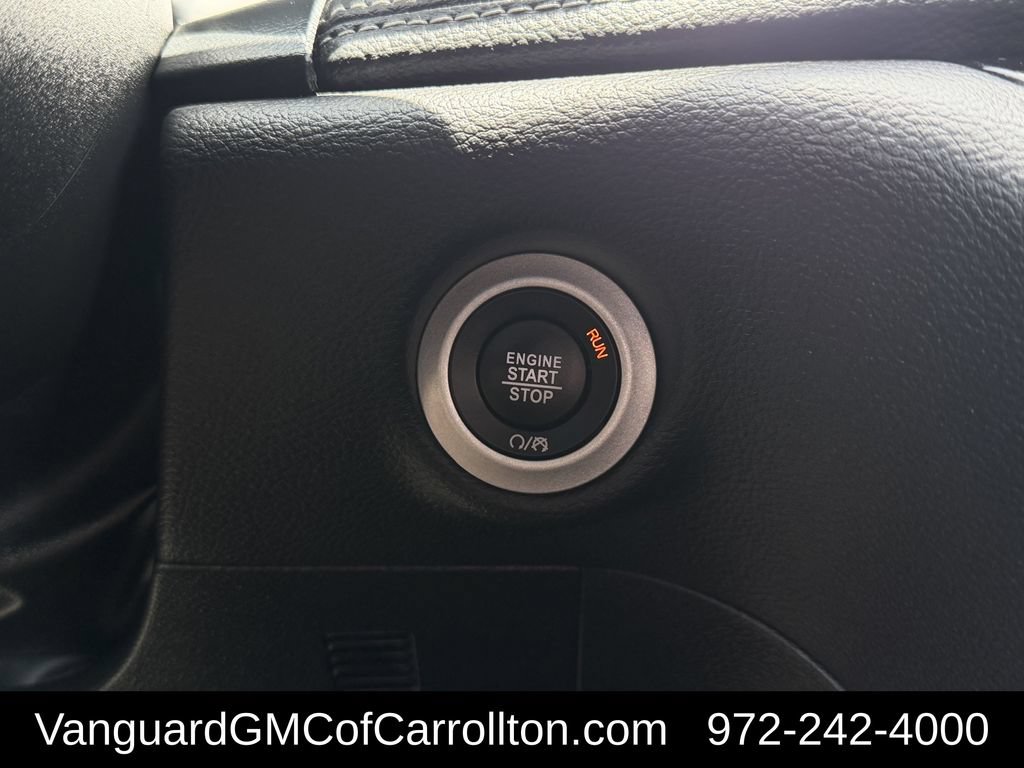 Used 2025 Chrysler Pacifica Limited FWD image 23
