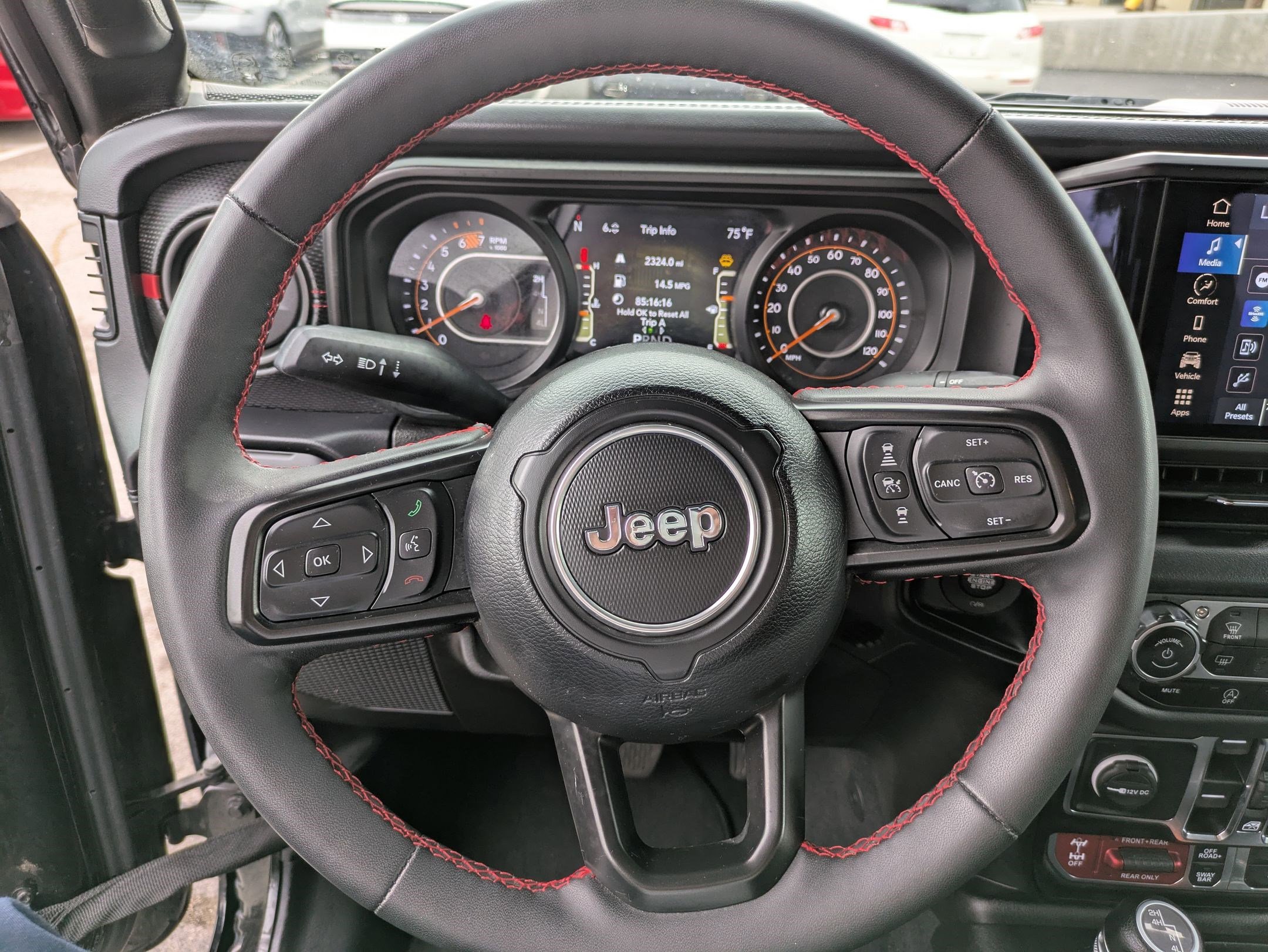 Used 2024 Jeep Wrangler Unlimited Rubicon w/ Convenience Group image 18
