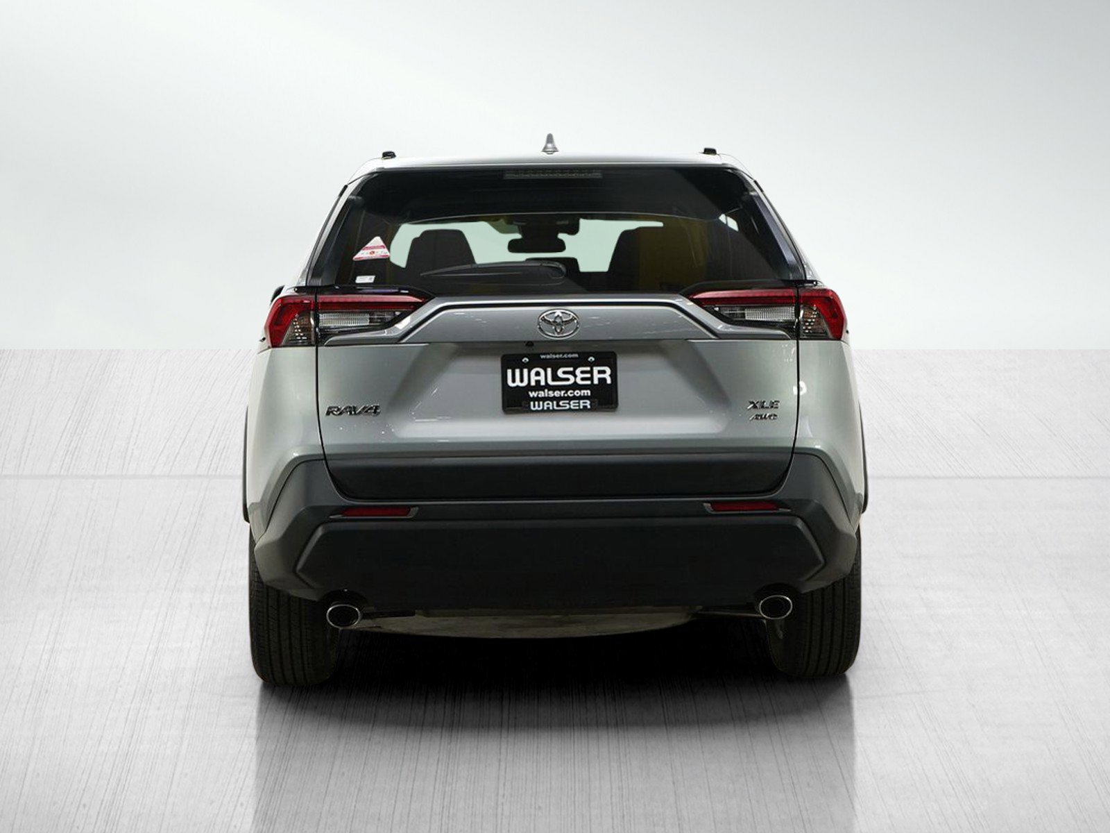 Used 2025 Toyota RAV4 XLE w/ Convenience Package AWD/4WD image 4