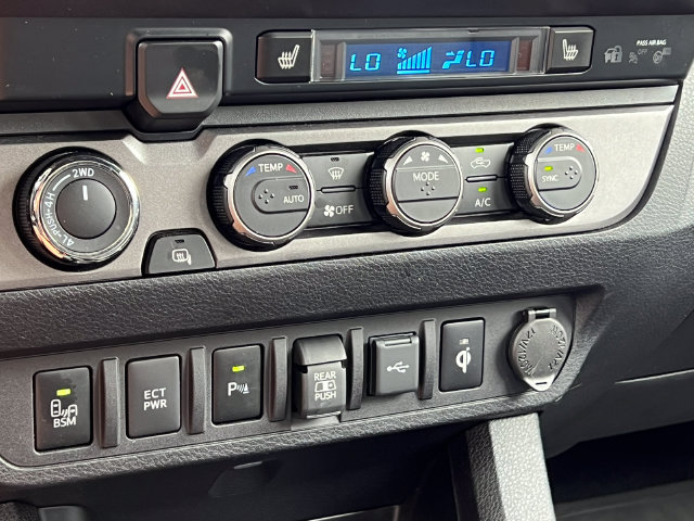 Used 2023 Toyota Tacoma TRD Off-Road w/ TRD Premium Off Road Package AWD/4WD image 37
