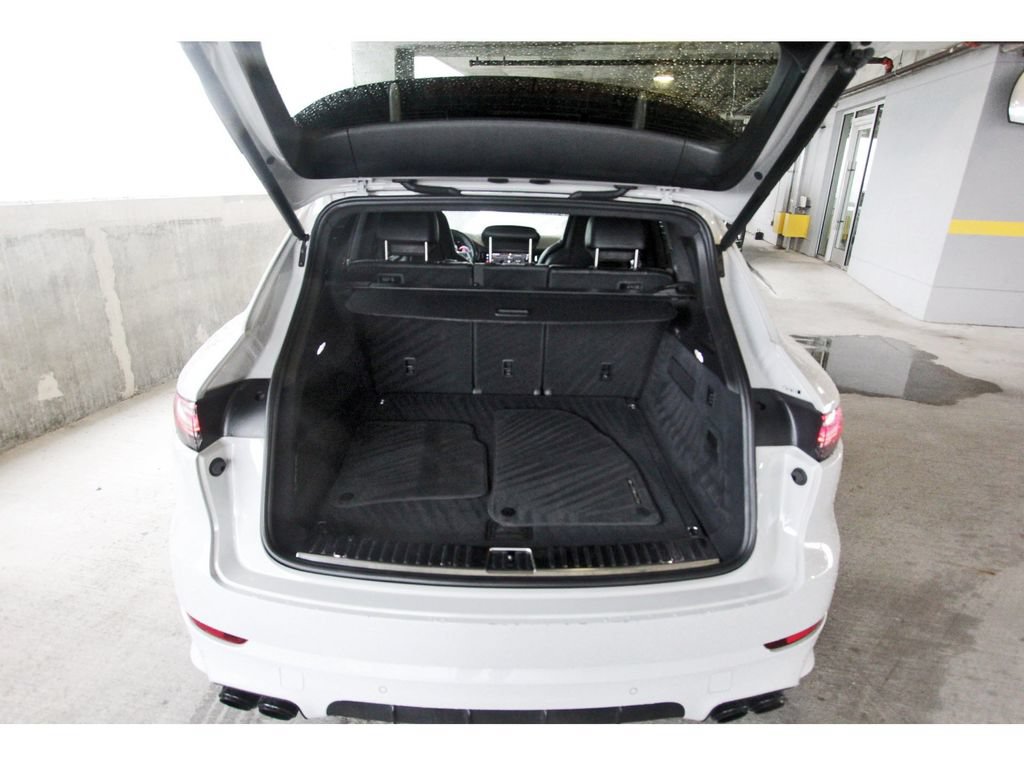 Used 2023 Porsche Cayenne GTS AWD/4WD image 27
