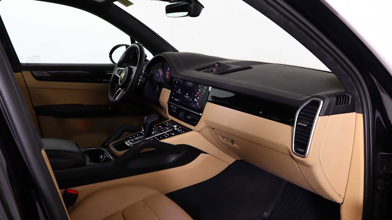 Used 2023 Porsche Cayenne GTS image 6