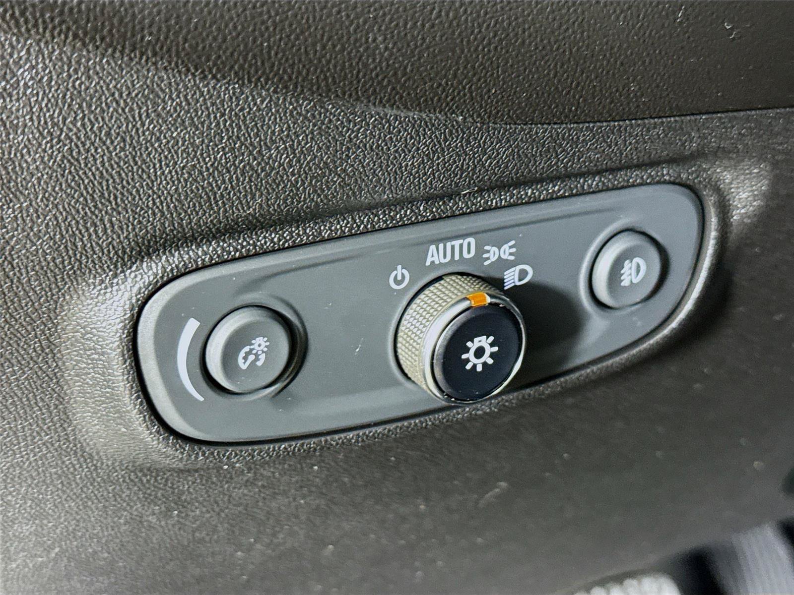 Used 2019 Chevrolet Equinox Premier AWD/4WD image 12