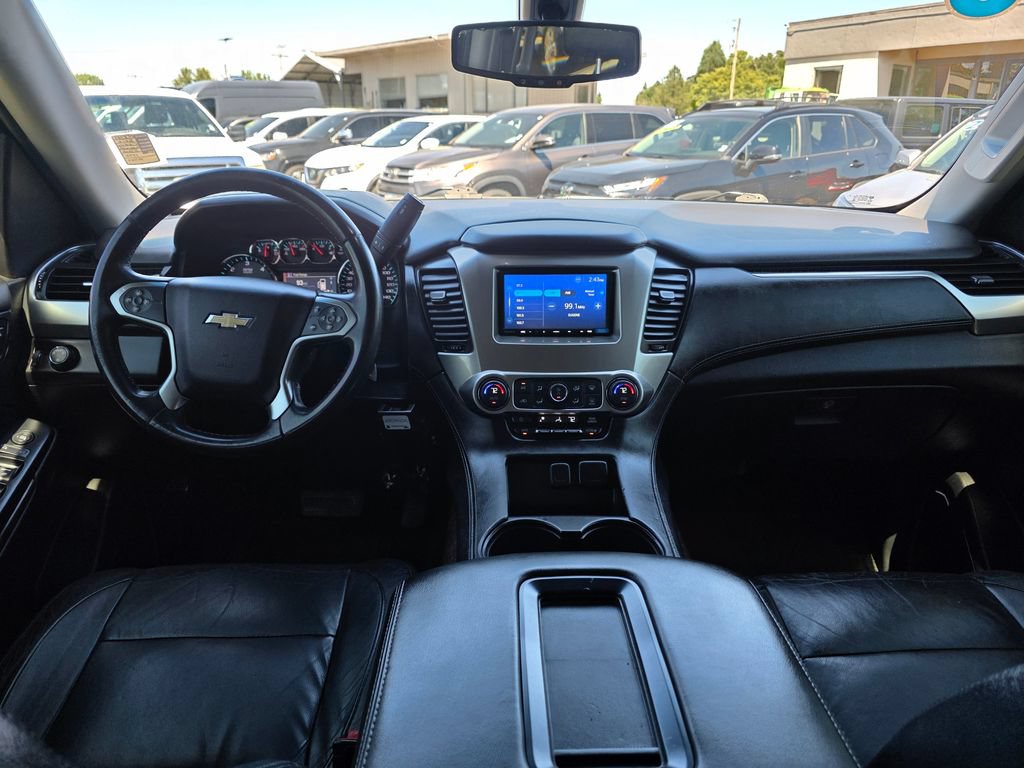 Used 2015 Chevrolet Suburban LS RWD image 5