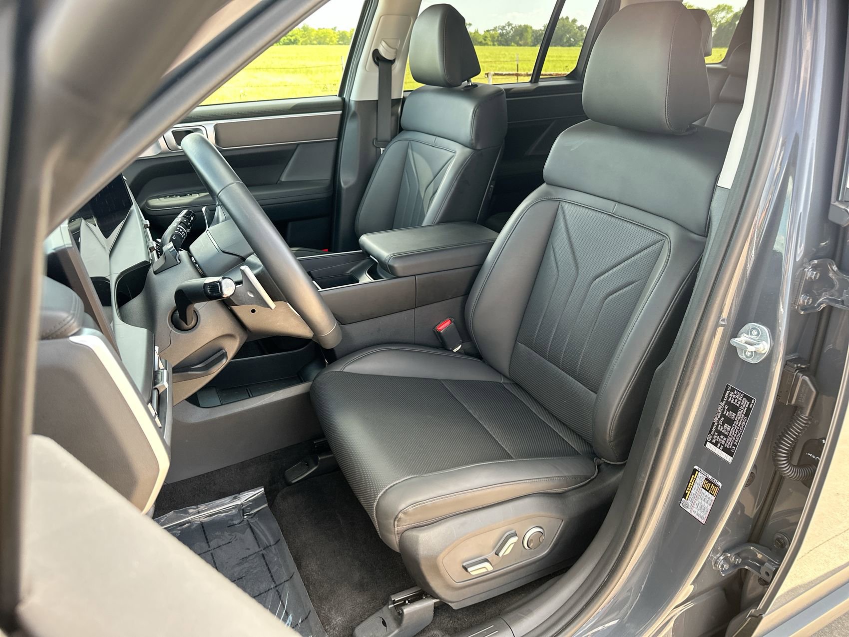 Used 2025 Hyundai Santa Fe SEL FWD image 11